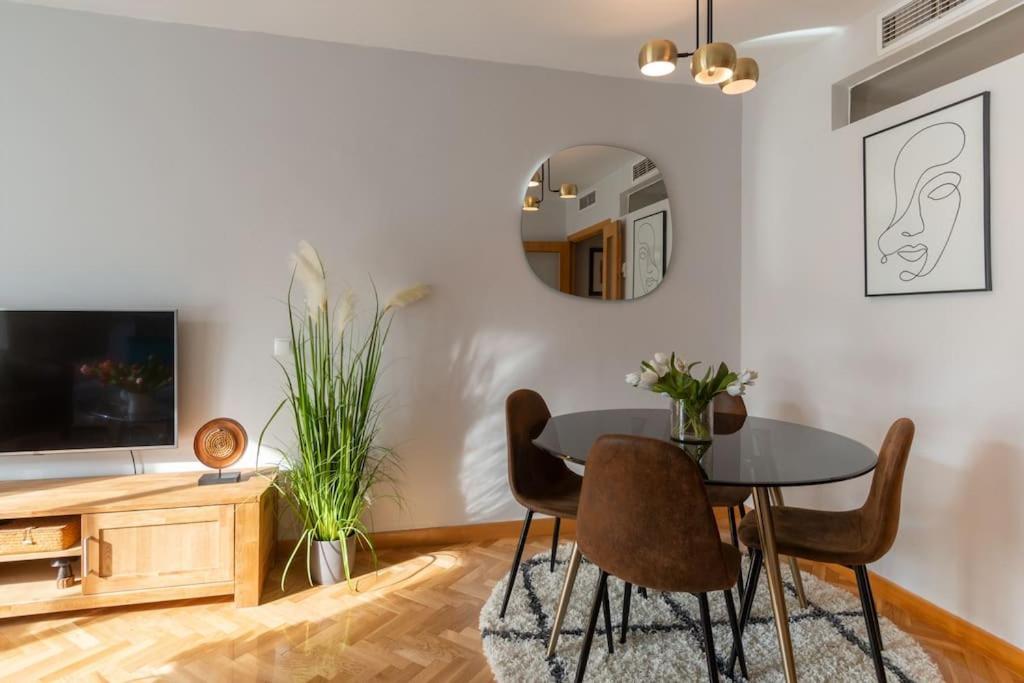 Vivienda Con Zona De Trabajo, Piscina Y Parking Apartment Madrid Luaran gambar