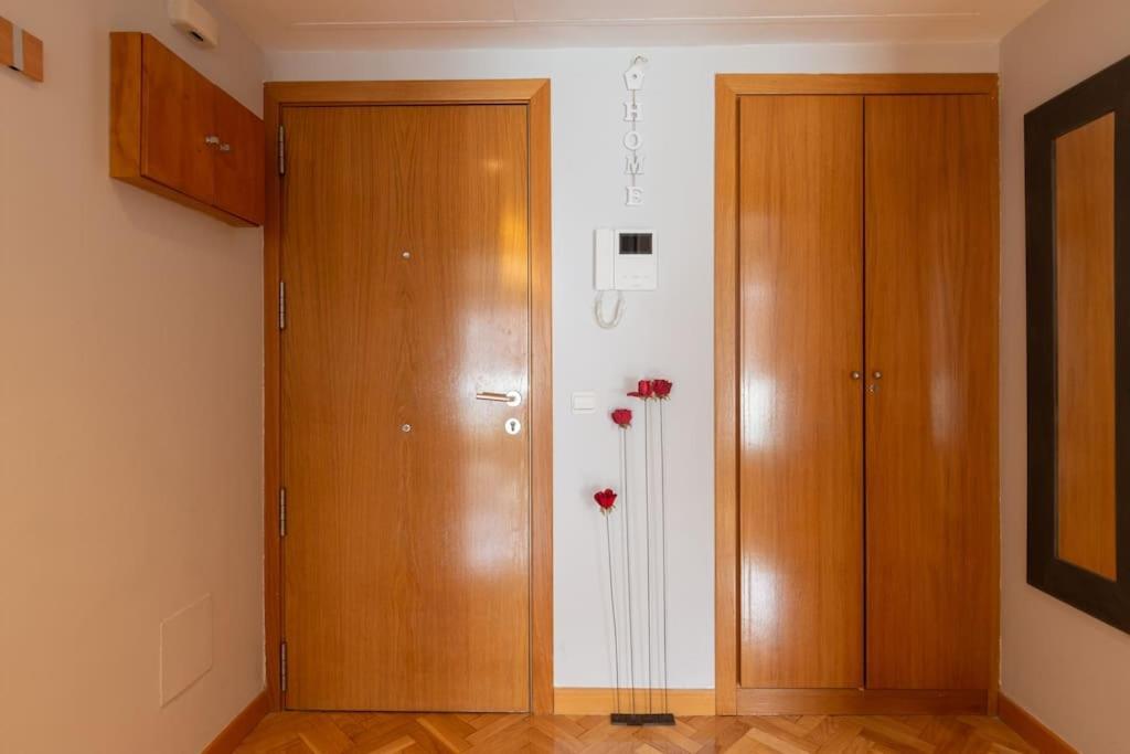 Vivienda Con Zona De Trabajo, Piscina Y Parking Apartment Madrid Luaran gambar