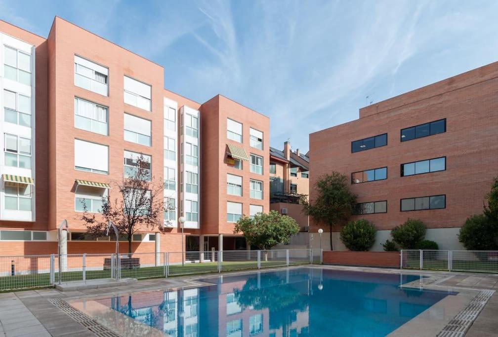 Vivienda Con Zona De Trabajo, Piscina Y Parking Apartment Madrid Luaran gambar